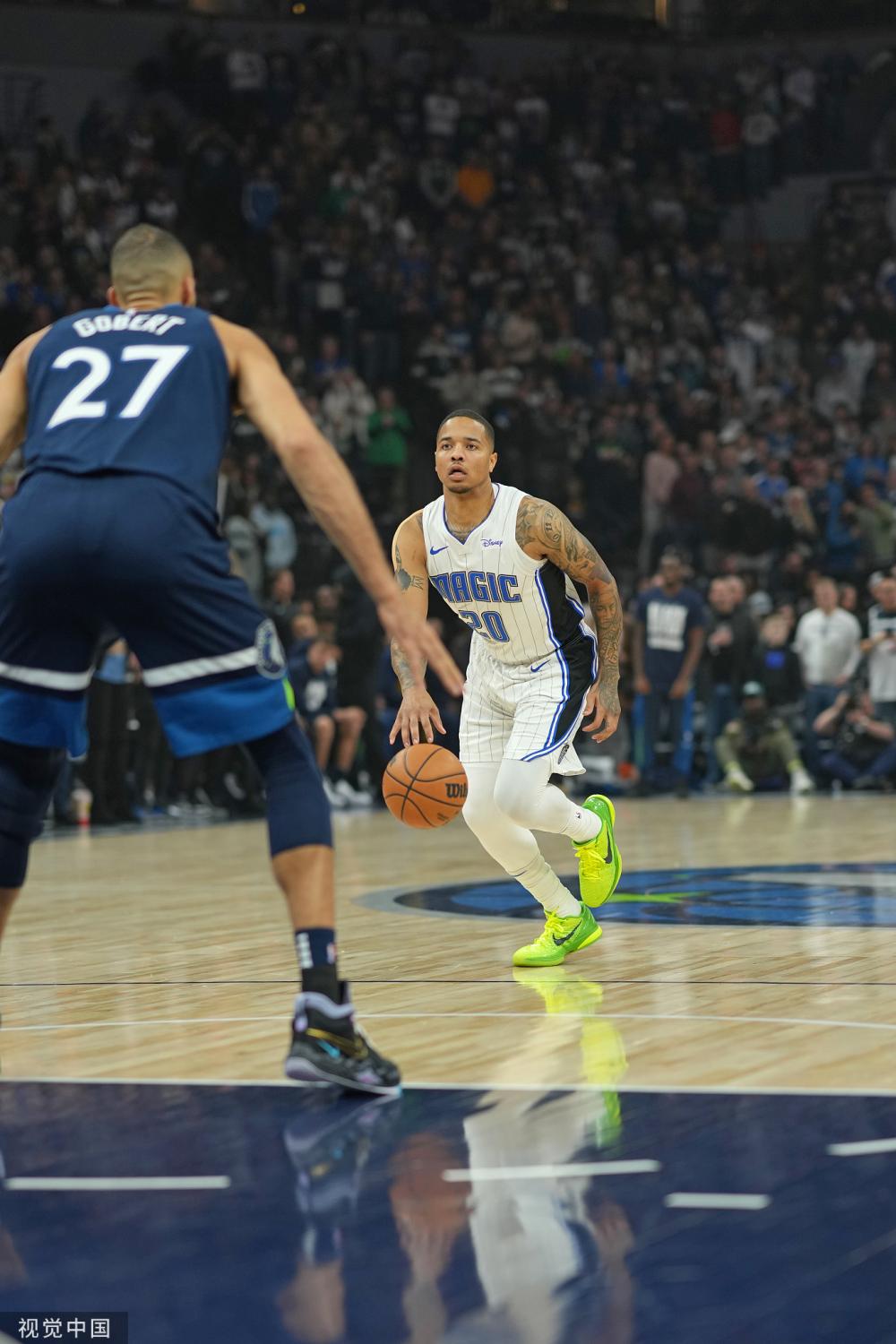 竞争激烈的 竞争激烈的